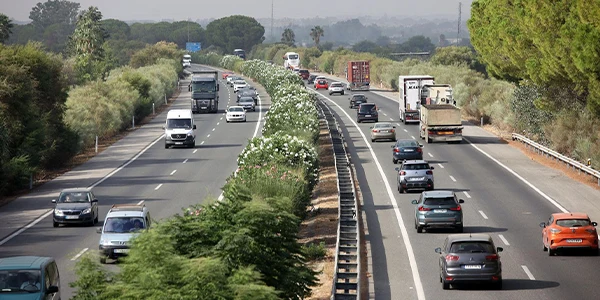 El truco de la "sombra" para evadir radares: cómo lo usan algunos conductores y la postura de la DGT